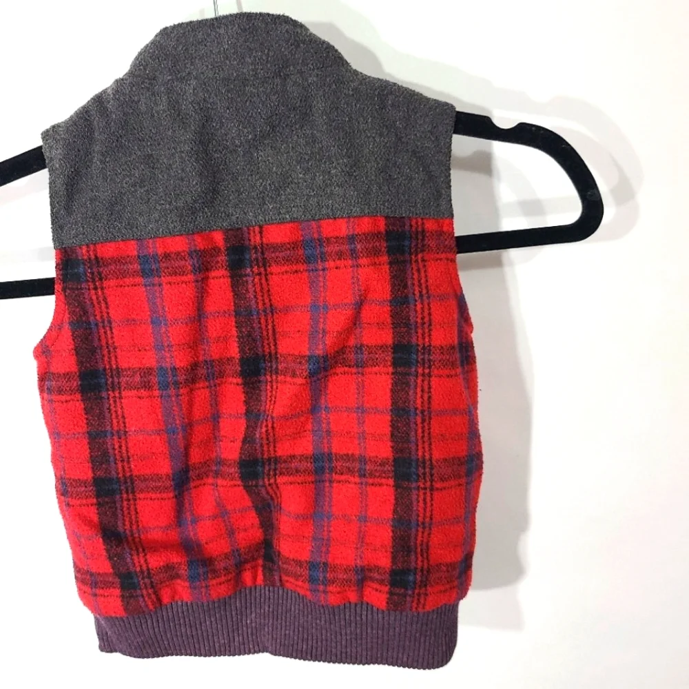 OshKosh Genuine Kids‎ Childs Boys Size 3T Red Gray Black Plaid Vest Wool Outside